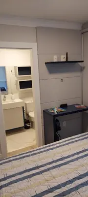 A cozinha ou kitchenette de Meia Praia Apto Fino Acabamento 3 suítes e 2 garagens