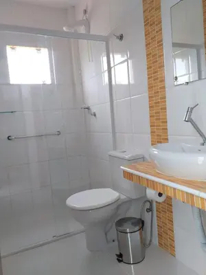 Uma casa de banho em Pérola de Bombinhas