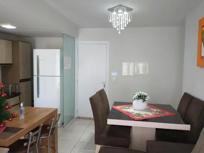 A cozinha ou kitchenette de Apto Vista Atlântico com 2 quartos com Ar Cond Wi-Fi TV SMART e Área de lazer