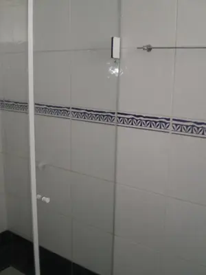 Uma casa de banho em Praia de Quatro Ilhas a 50 metros do mar