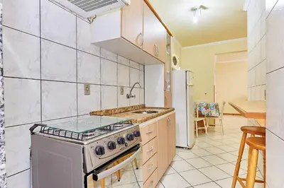 A planta de 945 - Apartamento Ed Estrela do Mar II - Centro Bombinhas - Garagem para 1 Carro