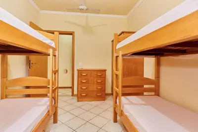 A planta de 945 - Apartamento Ed Estrela do Mar II - Centro Bombinhas - Garagem para 1 Carro