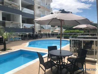 A piscina em ou perto de Duplex lindo sofisticado