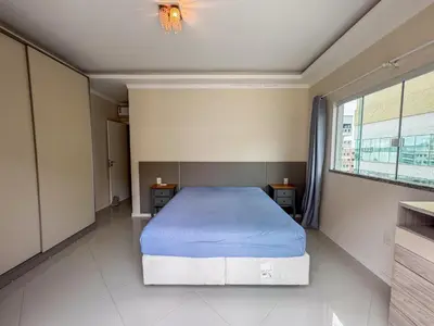 Uma cama ou camas num quarto em Lago Maggiore - 101 - 3º Andar - Com área externa