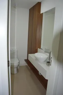 Uma casa de banho em Belíssimo Apto 2 Suítes a 50 metros do mar em Bombinhas SC