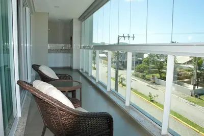 Uma varanda ou terraço em Belíssima cobertura duplex - De frente para o mar - Bombinhas-SC