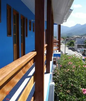 Uma vista geral da montanha ou uma vista da montanha a partir das estalagens