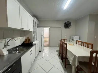 A cozinha ou kitchenette de Residencial Elsa Tarcila