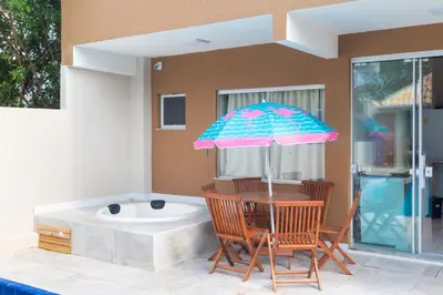 Um pátio ou outra área exterior em CASA FRANK COM PISCINA EM MARISCAL