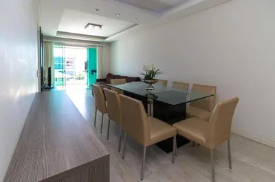 Uma área de estar em Aluguel Apartamento 3 quartos vista mar Bombas SC