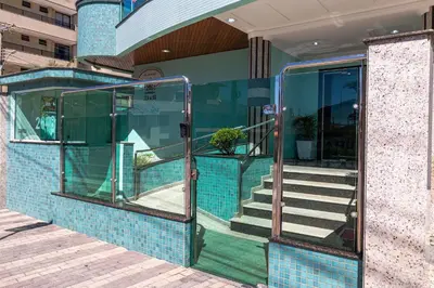 O edifício onde o apartamento está situado