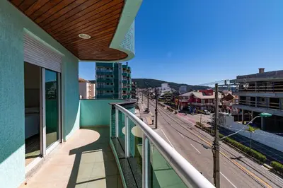 Uma vista geral da montanha ou uma vista da montanha a partir do apartamento