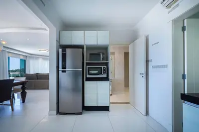 A cozinha ou kitchenette de Cobertura Alto Padrão p/10: Jacuzzi e Vista Mar