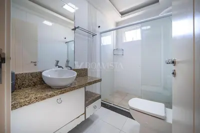 Uma casa de banho em Cobertura Alto Padrão p/10: Jacuzzi e Vista Mar