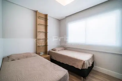 Uma cama ou camas num quarto em Varandas 405 A · Apartamento em Condomínio de luxo frente ao mar .