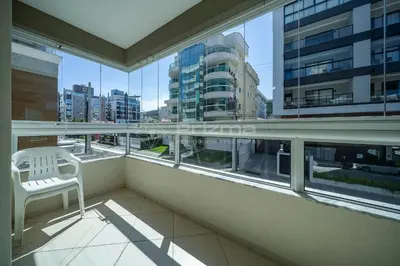 Uma varanda ou terraço em Garden Ville · Confortável apartamento na Praia de Bombas com ótima localização