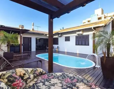 A planta de Casa MONTOSKI com PISCINA