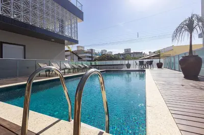 A planta de Mar de Fora 205 – Lindíssima Cobertura Duplex - Piscina no Condomínio - 100 Metros da Praia de Mariscal.