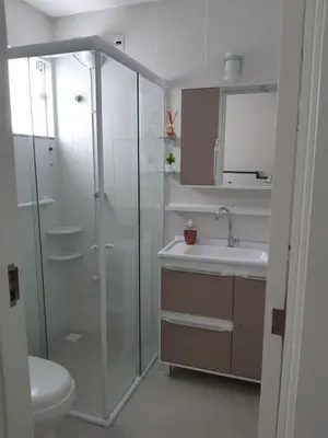 Uma casa de banho em Lindo apto completo a 150m da praia