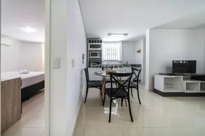 A cozinha ou kitchenette de Ótimo apartamento na praia de Bombas.