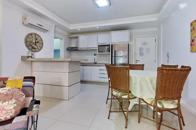 A planta de 1054 - Apartamento Centro de Bombinhas - Vista Mar - 1 Vaga Garagem - 50 metros Praia