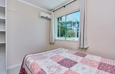 A planta de 018 - Apartamento com 4 Dormitórios Centro de Bombinhas- Garagem para 3 Carros