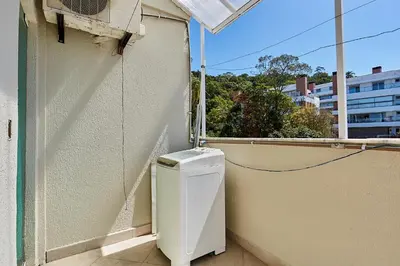 A planta de 018 - Apartamento com 4 Dormitórios Centro de Bombinhas- Garagem para 3 Carros