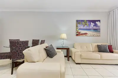 A planta de 964 - Apartamento com vista para o mar, localizado na Avenida da praia do Centro de Bombinhas - 1 Vaga na Garagem