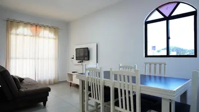 Uma televisão e/ou sistema de entretenimento em Residencial Dona Dina - Mestre Naro