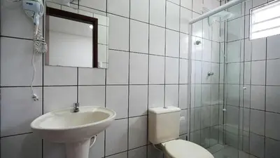Uma casa de banho em Residencial Adolfo - Mestre Naro