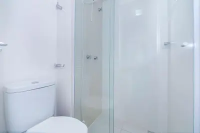 Uma casa de banho em Aluguel Apartamento 3 quartos sendo 1 suíte Bombas SC