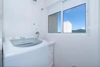 A planta de Aluguel Apartamento 3 quartos sendo 1 suíte Bombas SC