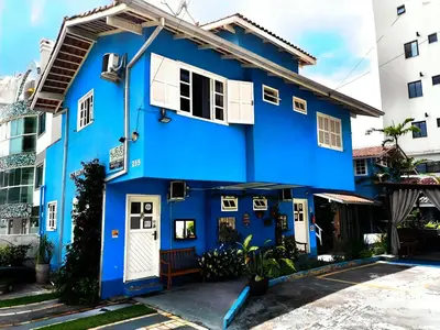 O edifício onde o apartamento está situado