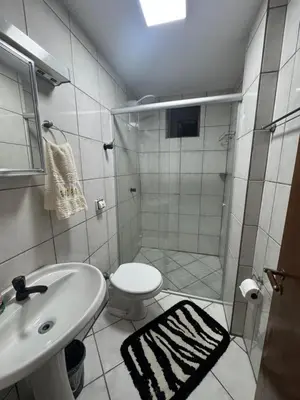 Uma casa de banho em Apartamento Meia Praia Lateral Mar (Wi-Fi e Ar-condicionado)