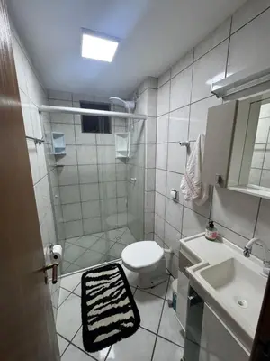 Uma casa de banho em Apartamento Meia Praia Lateral Mar (Wi-Fi e Ar-condicionado)