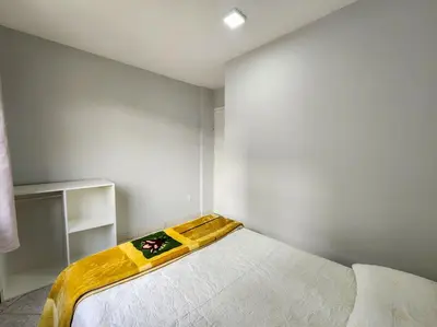 Uma cama ou camas num quarto em Apto 304 El shadday 3 quartos 150 metros mar