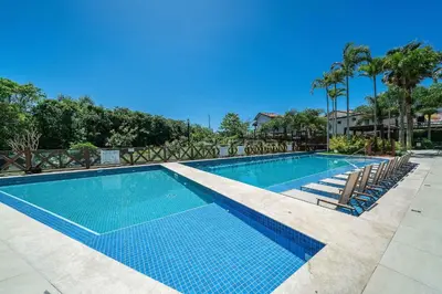 A piscina em ou perto de Varandas 206 A · Luxuoso Apartamento 3 quartos na Praia de Bombas.