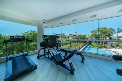 O centro de fitness e/ou as comodidades de fitness de Varandas 206 A · Luxuoso Apartamento 3 quartos na Praia de Bombas.