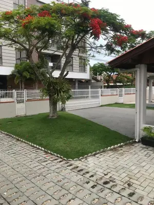 O edifício onde a casa de férias está situado