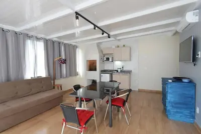 A planta de 1074 Apartamento de cobertura com linda vista para o mar com 02 dormitórios, na praia do centro de Bombinhas