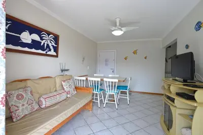 A planta de 1074 Apartamento de cobertura com linda vista para o mar com 02 dormitórios, na praia do centro de Bombinhas