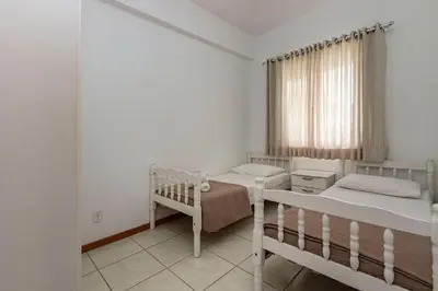 A planta de Ilhas Cayman 133 – Linda Cobertura Duplex com Piscina Privativa a 120 Metros da Praia de Bombas.