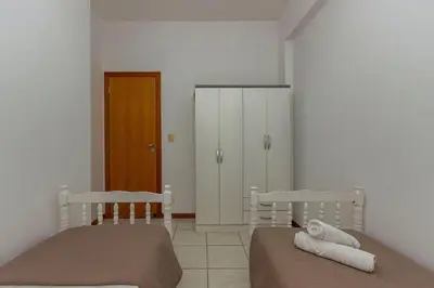 A planta de Ilhas Cayman 133 – Linda Cobertura Duplex com Piscina Privativa a 120 Metros da Praia de Bombas.