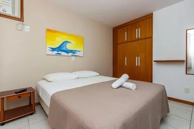 A planta de Ilhas Cayman 133 – Linda Cobertura Duplex com Piscina Privativa a 120 Metros da Praia de Bombas.