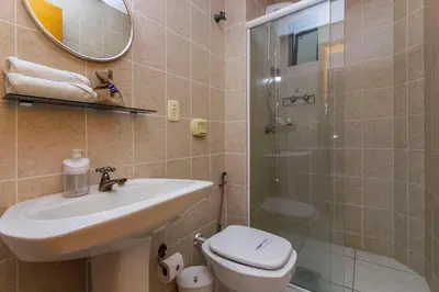 A planta de Ilhas Cayman 133 – Linda Cobertura Duplex com Piscina Privativa a 120 Metros da Praia de Bombas.