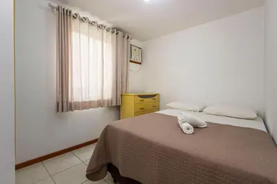 A planta de Ilhas Cayman 133 – Linda Cobertura Duplex com Piscina Privativa a 120 Metros da Praia de Bombas.