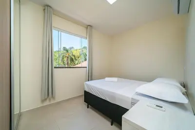 Uma cama ou camas num quarto em Manchester 106 A · Lindo e novíssimo Apartamento na praia Bombas.