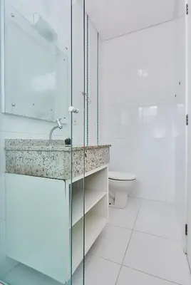 A planta de 983 Apartamento de cobertura com vista para o mar com 02 suítes e 02 garagens na praia do centro de Bombinhas