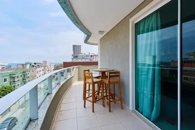A planta de 983 Apartamento de cobertura com vista para o mar com 02 suítes e 02 garagens na praia do centro de Bombinhas
