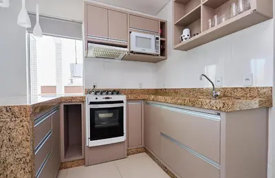 A planta de 983 Apartamento de cobertura com vista para o mar com 02 suítes e 02 garagens na praia do centro de Bombinhas